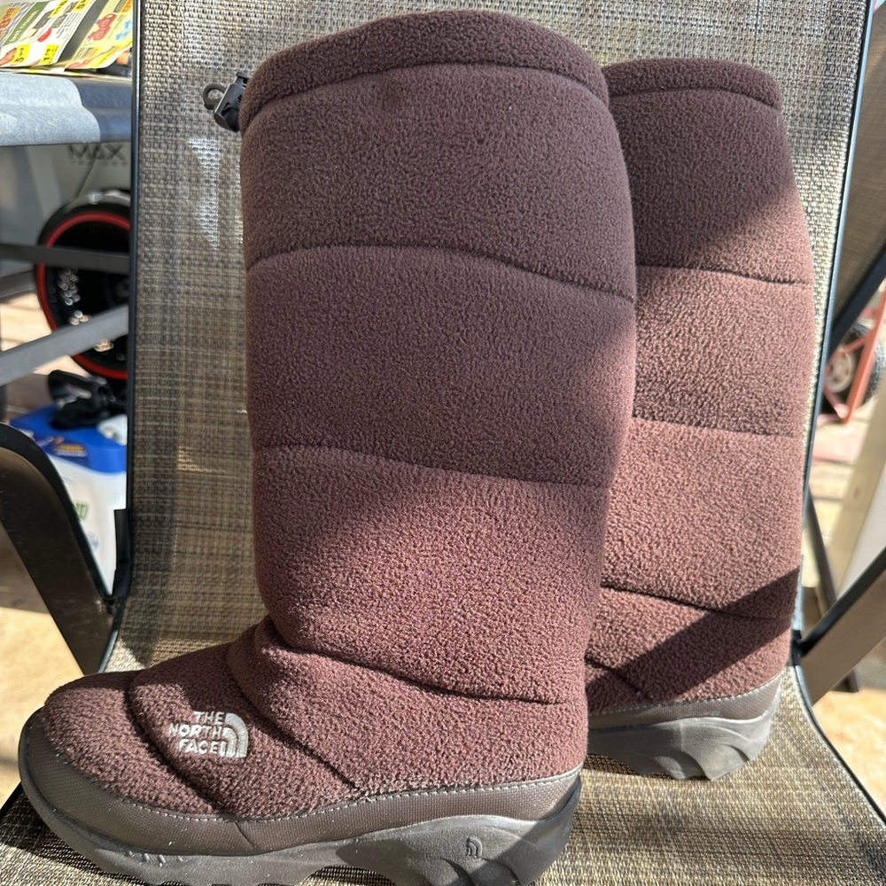 The North Face Women’s US 7 tall winter boots brown